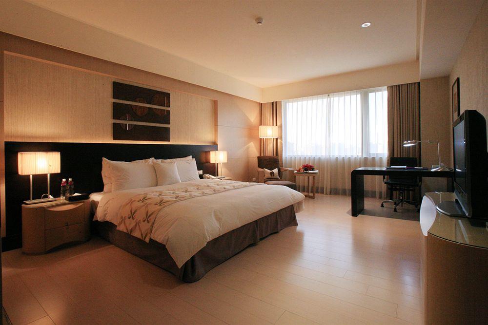 Monarch Skyline Hotel Luzhu Dış mekan fotoğraf
