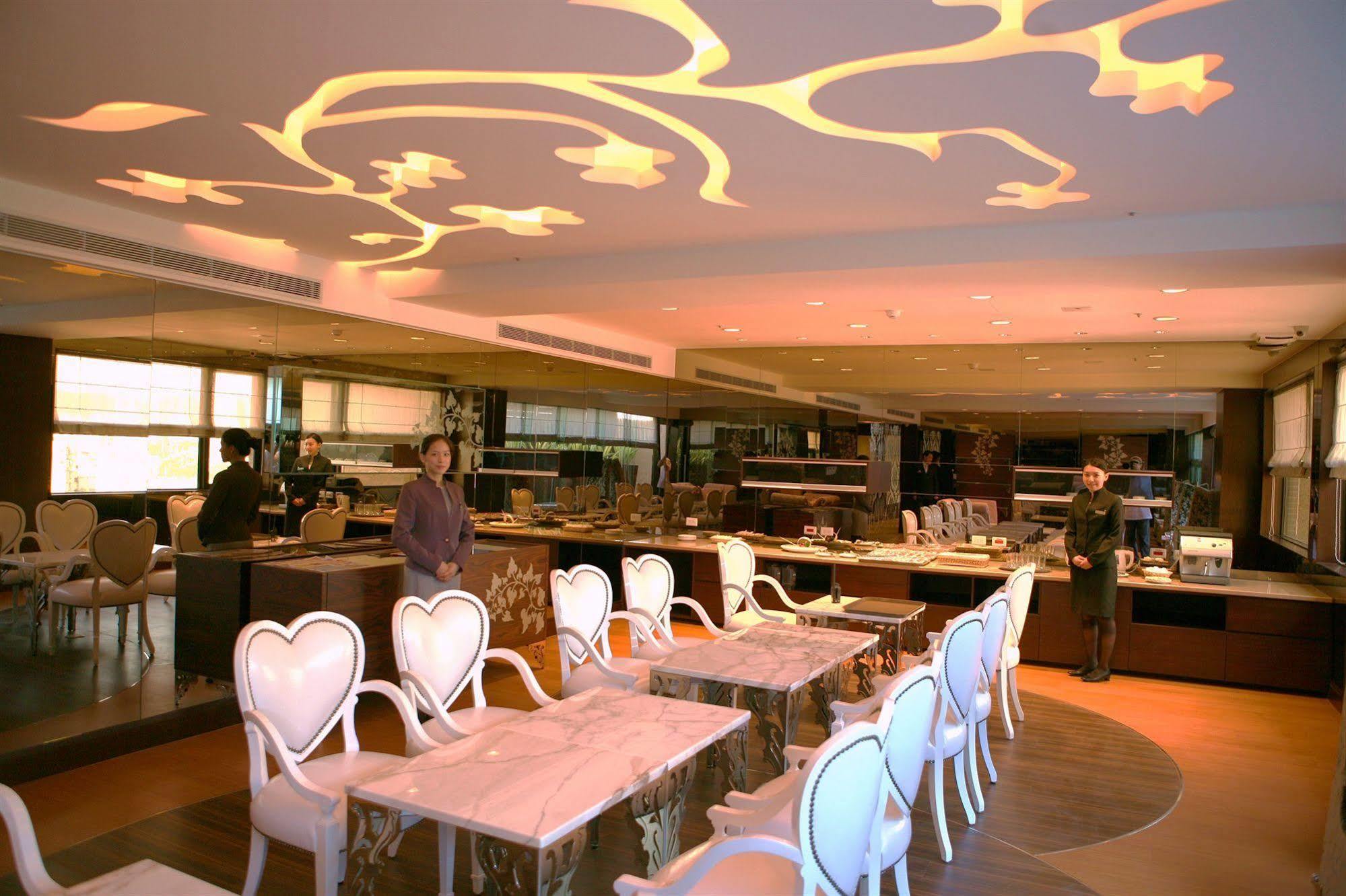 Monarch Skyline Hotel Luzhu Dış mekan fotoğraf